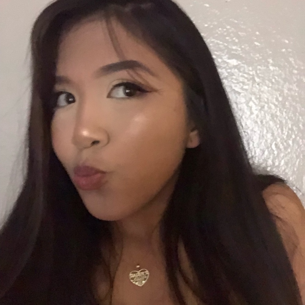 Meet your Posher, Mia